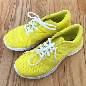 Yellow New Balance like new sneakers !